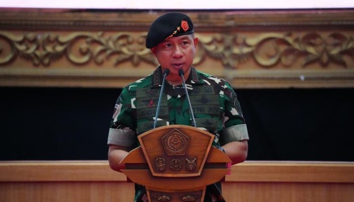 Panglima TNI Berikan Kuliah Umum kepada 111 Pasis Sesko TNI dan Resmikan Lapangan Olahraga Sesko TNI