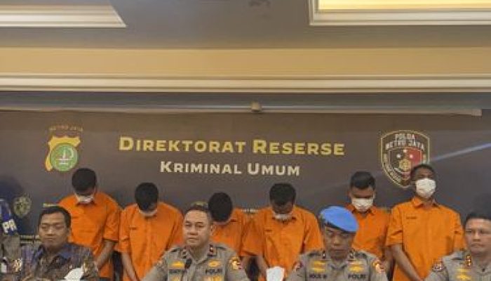 Enam Anggota Polisi Tersangka Pengeroyokan Debt Colector(Matel)