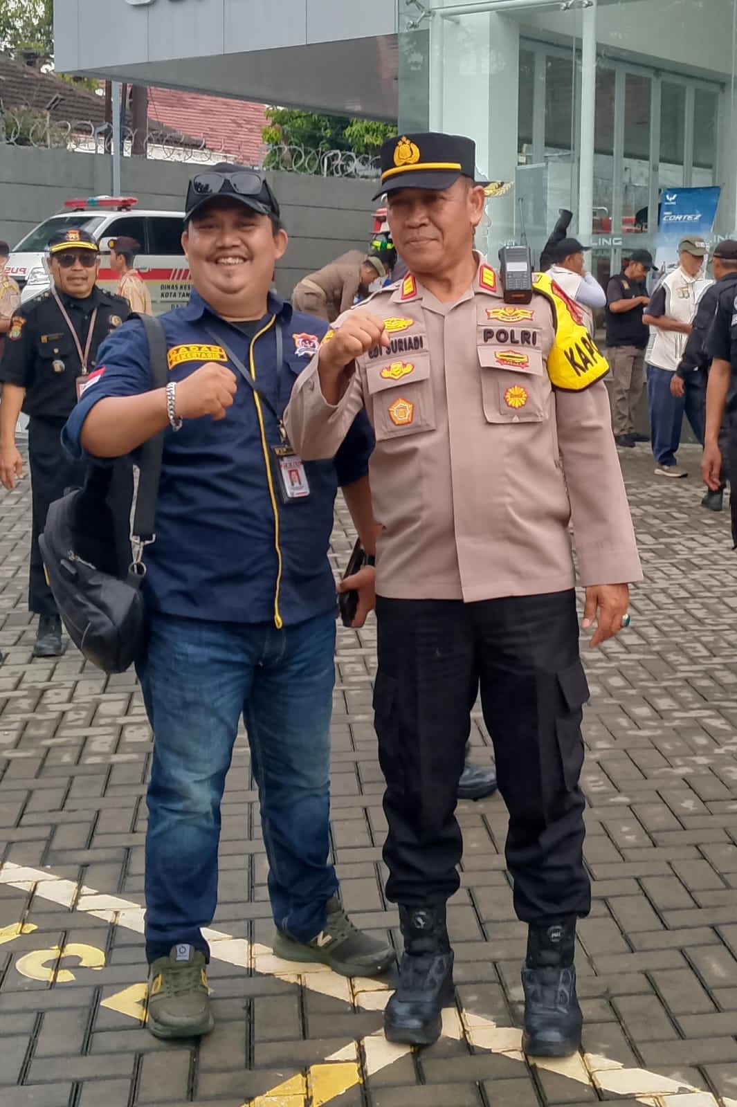 Sekretaris bersama Wakapolsek Ciledug