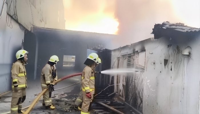 Kebakaran Gudang Jasa Ekspedisinya Di Rawa Buaya Cengkareng Jakarta Barat diduga Konsleting Listrik