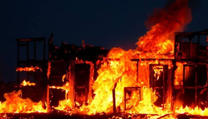 Terjadi Kebakaran Permukiman di Wijaya Kusuma, Grogol Petamburan: 17 Unit dan 85 Petugas Damkar