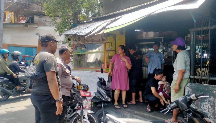 Tindakan Anarkis kepada pedagang Kios Ayam Geprek di jln.Dolar Kel.Kapuk Kec.Cengkareng Jakarta Barat.