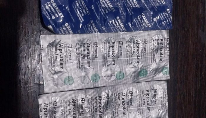 Polsek Karawaci Amankan Dua Pelaku Peredaran Obat Keras Ilegal di Babakan