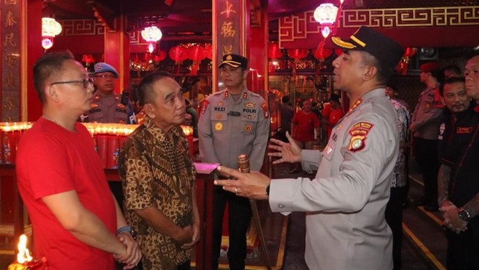 Polres Metro Jakarta Barat bersama TNI dan instansi terkait menerjunkan sebanyak 453 personel gabungan untuk mengamankan perayaan Tahun Baru Imlek, Selasa (17/2/2026)