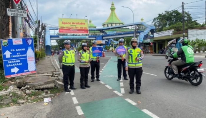Satuan Lalu Lintas Polres Metro Tangerang Kota menggelar rangkaian kegiatan Kamseltibcarlantas dalam rangka Operasi Ketupat Jaya 2026