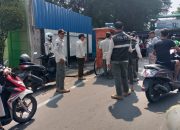 SINERGI DISHUB DAN TRANTIB GELAR PENERTIBAN PKL DI JALAN DAAN MOGOT KALIDERES