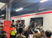 GEMPAR! Tragedi Berdarah di Stasiun Bekasi Timur: Argo Bromo Seruduk KRL, Gerbong Penumpang Ringsek Parah