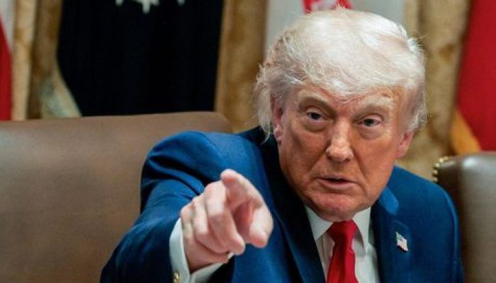 Trump Naik Pitam Saat Diwawancarai, Maki Jurnalis Senior: “Anda Curang atau Bodoh!”