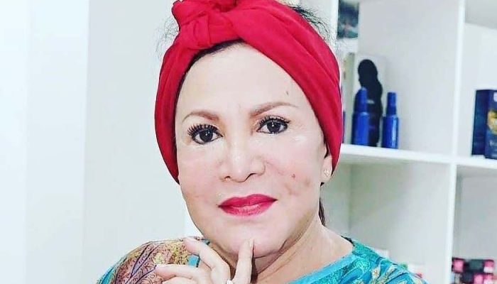Rahasia Bugar Mpok Atiek di Usia 70: Tak Hanya Jaga Makan, Ini ‘Senjata’ Utama sang Pelawak Senior