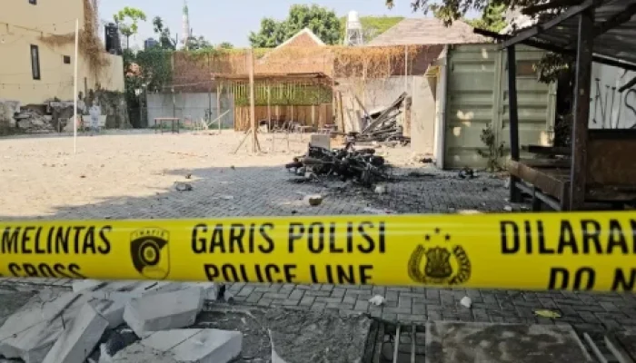 Bentrokan Berdarah di Menteng: Satu Orang Tewas, Markas Penjaga Lahan Hangus Terbakar