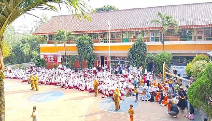 HARI PERTAMA MPLS MENCEKAM! SDN Srengseng Sawah 15 Jagakarsa Diteror Bom, Gegana dan Densus 88 Turun Tangan