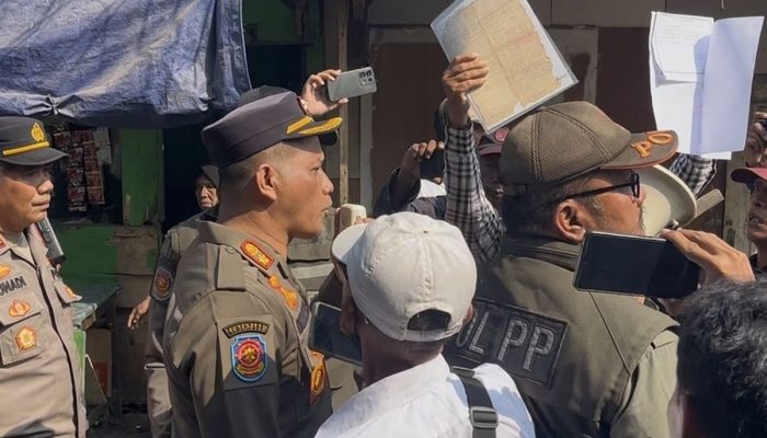 Bongkar Paksa Bangunan Liar di Cengkareng Drain: Pemkot Jakbar Pasang Badan, Ahli Waris Melawan
