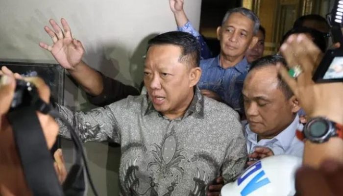 GEGER! Mantan Jampidsus Febrie Adriansyah Resmi DITAHAN di Rutan KPK!