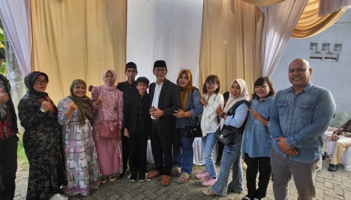 Jalin Keakraban, Redaksi Panca News Hadiri Walimatul Khitan Putra Wartawan Yawendra Putra di Pondok Bahar