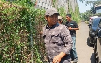 Kerja Bakti DPC Laskar Banten Kota Tangerang Perkuat Semangat Gotong Royong di Jalan Rakit Tanah Tinggi