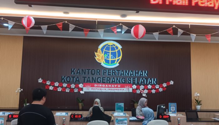 Kantor Pertanahan BPN Kota Tangsel Tunjukkan Nasionalisme Tinggi, Ajak Pengunjung Nyanyikan Indonesia Raya dan Baca Pancasila