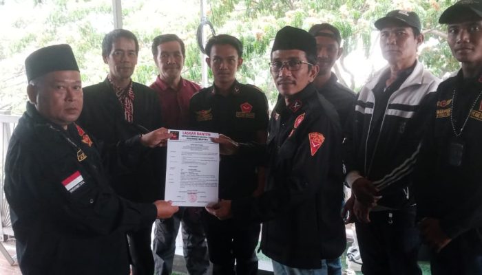 Penyerahan SK Laskar Banten Tangerang Raya: Langkah Strategis Perkuat Konsolidasi Organisasi